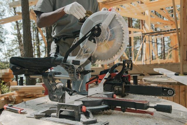 Must-Have Chainsaw Safety Gear Items for Every Woodcutter